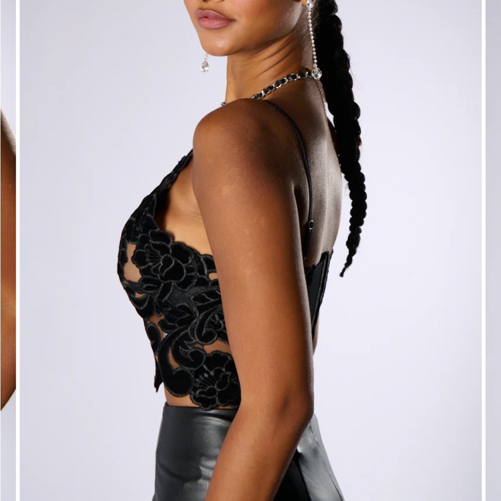 IN THE GARDEN VELVET BRALETTE TOP IN BLACK - S - Picture 3 of 4